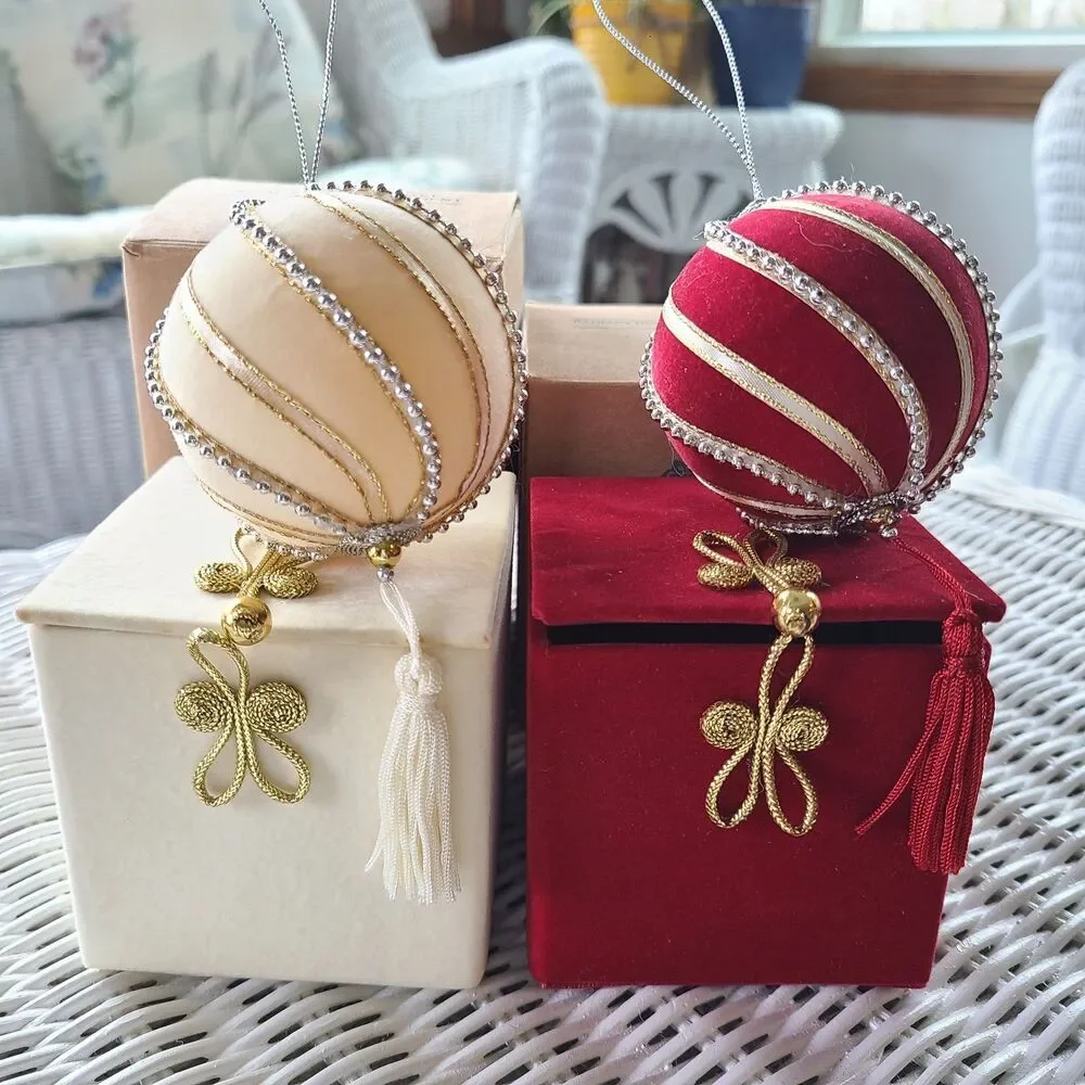 Vintage Avon Gift Collection 2001 Radiant Holiday Ornaments Ruby And Ivory